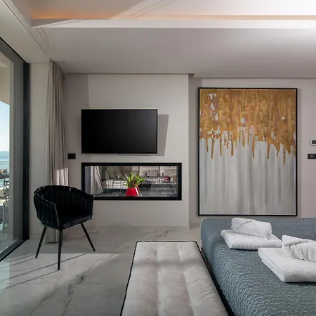 Sea Breeze Luxury Appt